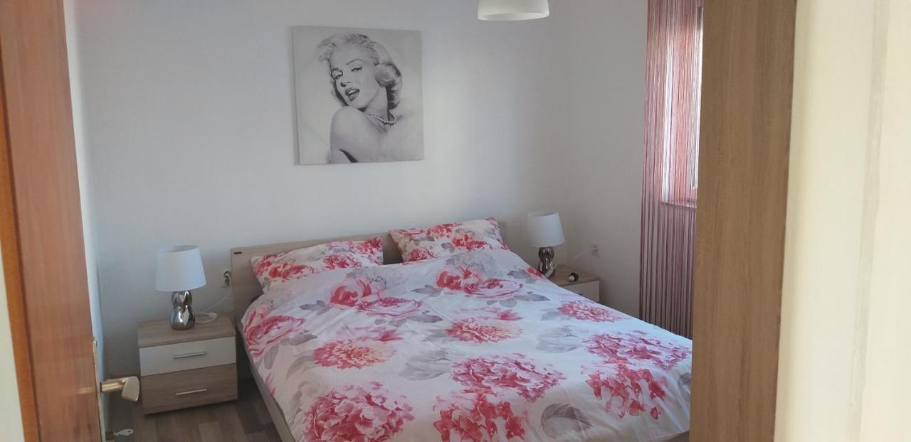 Apartman Zvoncica Vrsi Bagian luar foto